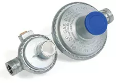 Camco - 59312 -LP REGULATOR VERTICAL BUL